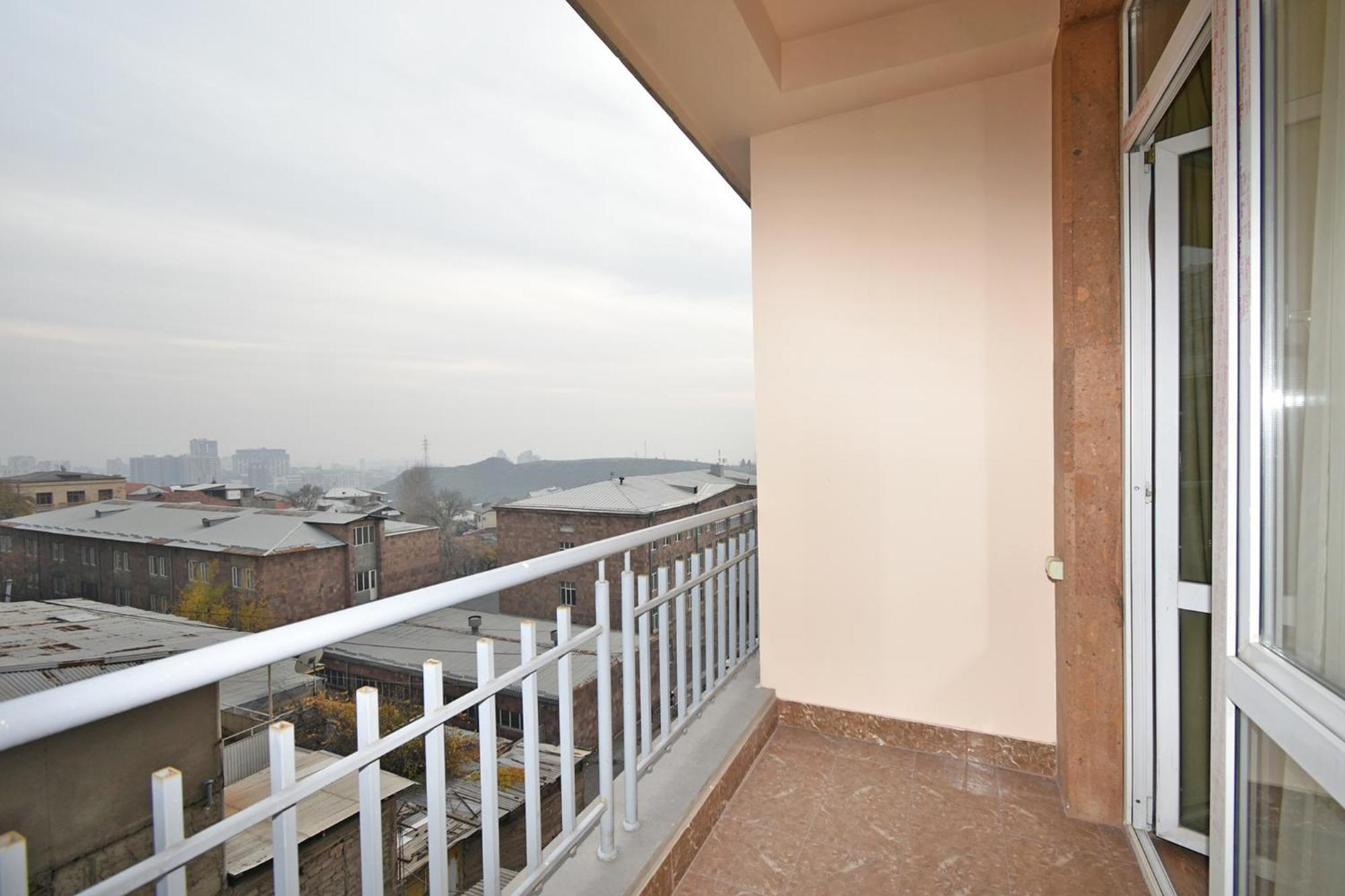 Panorama Hotel On Baghramyan Avenue Yerevan Exterior photo