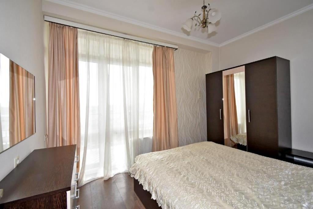 Panorama Hotel On Baghramyan Avenue Yerevan Exterior photo